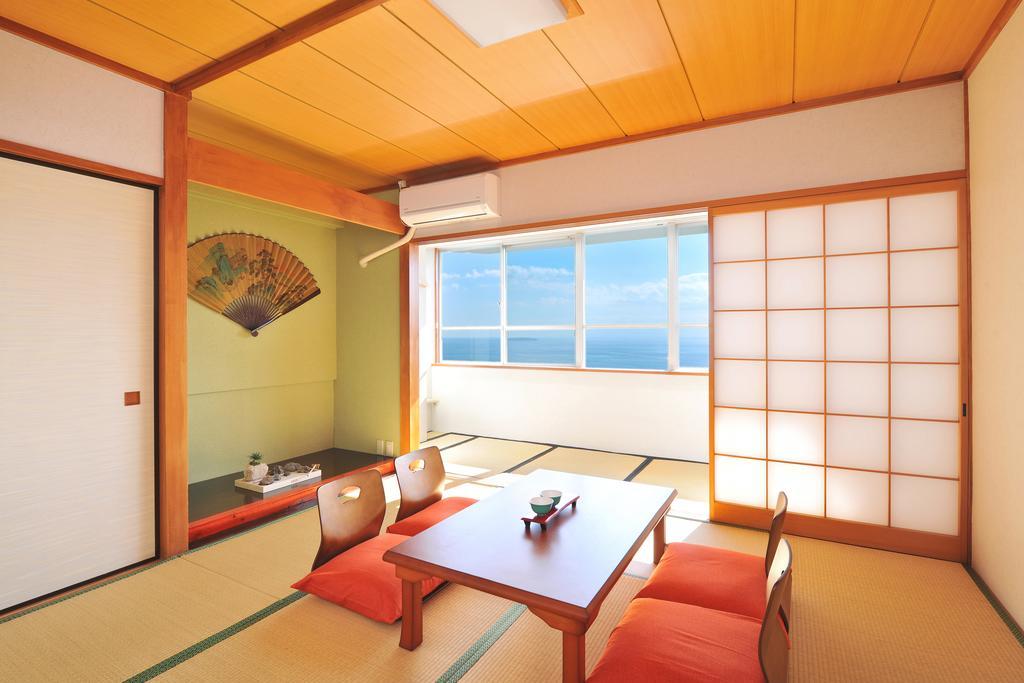 Onsen Hostel Hinoemi Atami  Zimmer foto