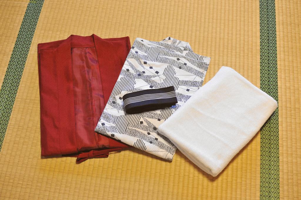 Onsen Hostel Hinoemi Atami  Zimmer foto